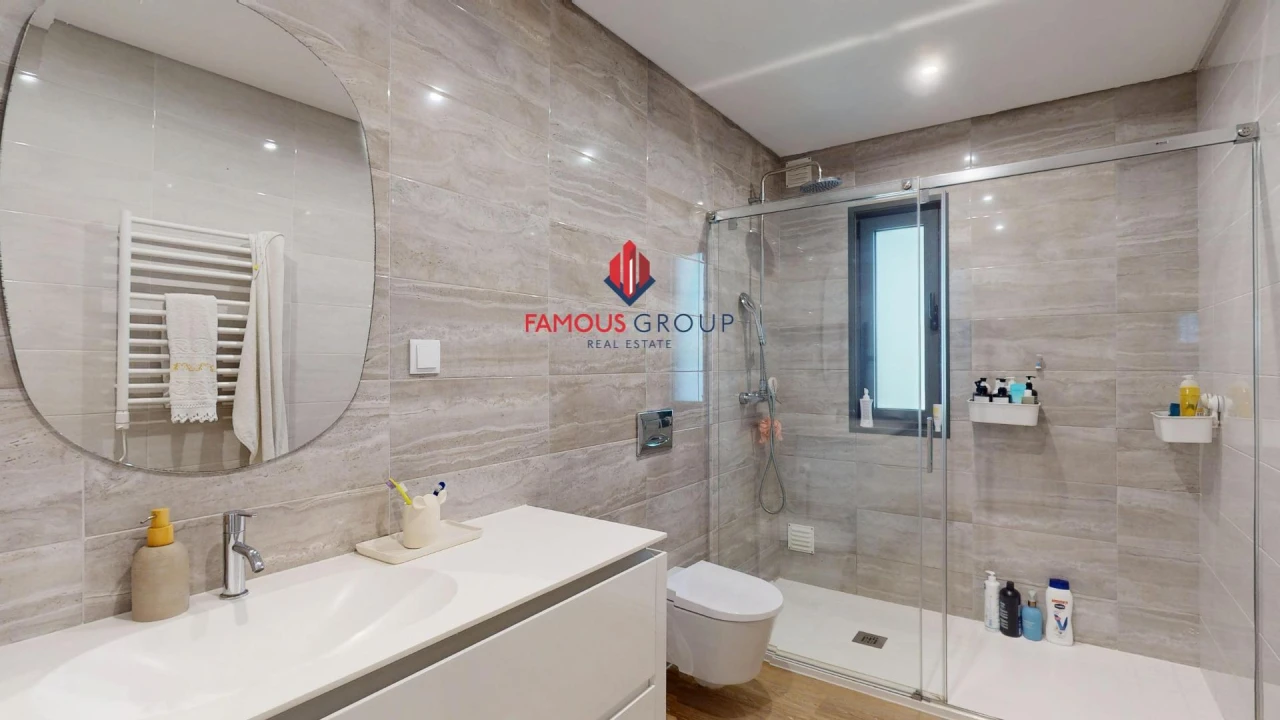 Apartamento T5 para Venda em Portimão Foto 33