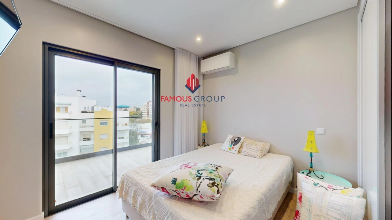 Apartamento T5 para Venda em Portimão Foto 23