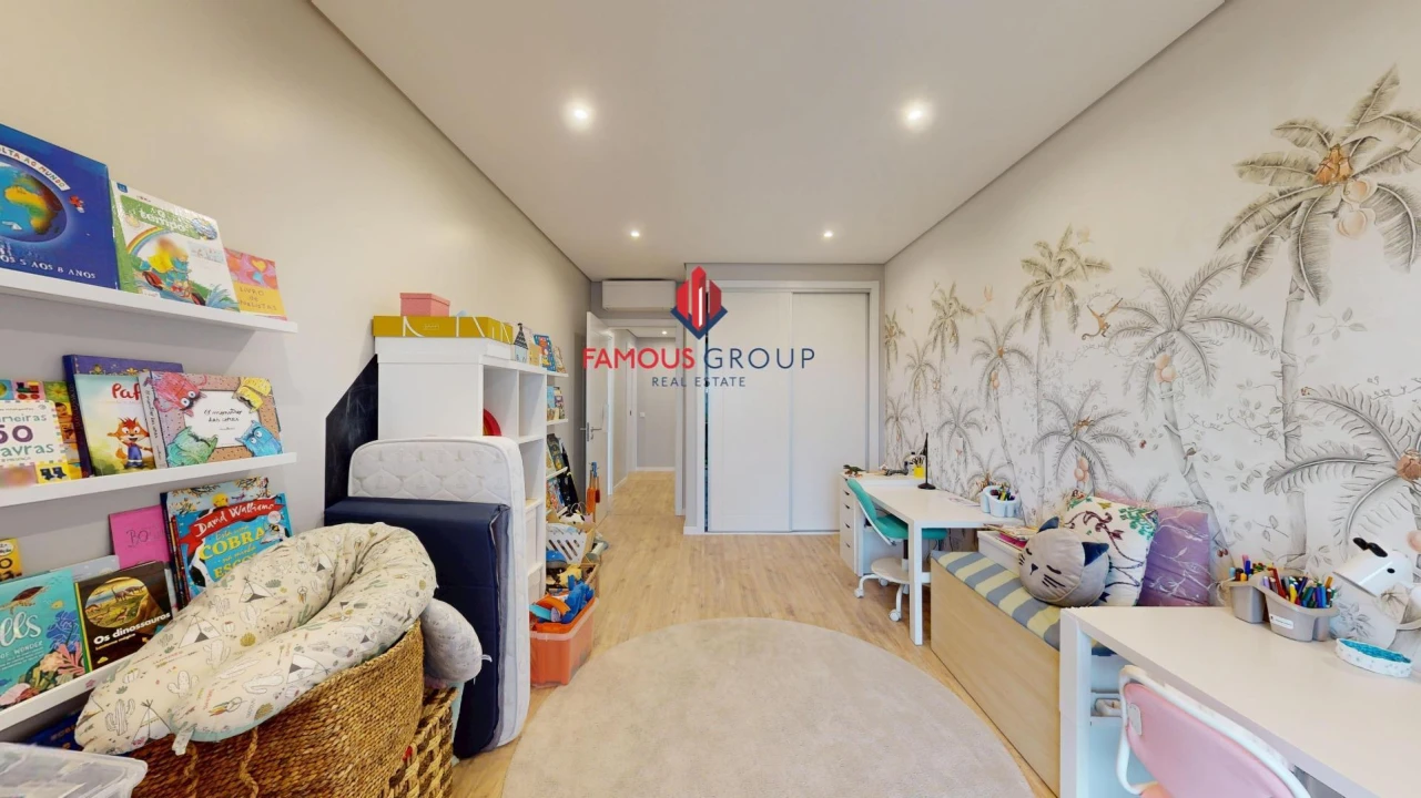 Apartamento T5 para Venda em Portimão Foto 21