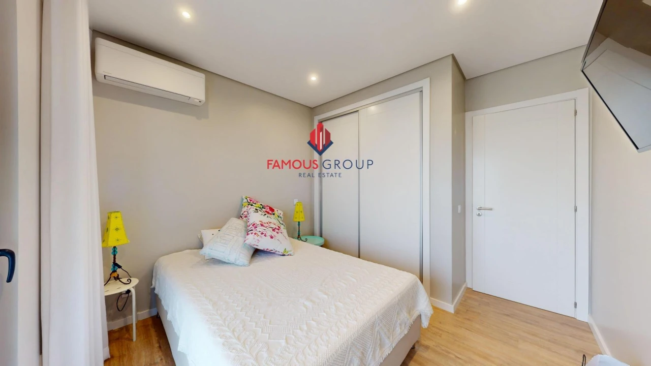 Apartamento T5 para Venda em Portimão Foto 24