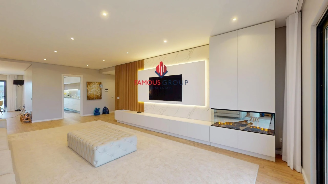 Apartamento T5 para Venda em Portimão Foto 4