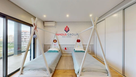 Apartamento T5 para Venda em Portimão