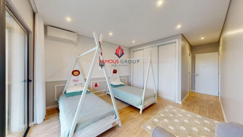 Apartamento T5 para Venda em Portimão