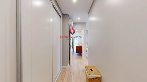Apartamento T5 para Venda em Portimão