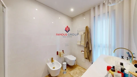 Apartamento T5 para Venda em Portimão