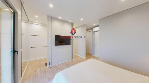 Apartamento T5 para Venda em Portimão