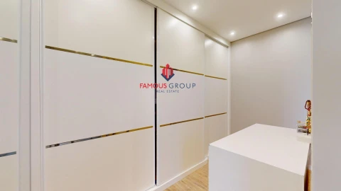 Apartamento T5 para Venda em Portimão