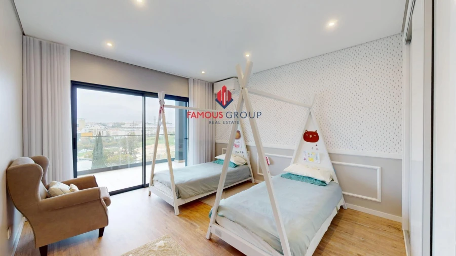 Apartamento T5 para Venda em Portimão Foto 15