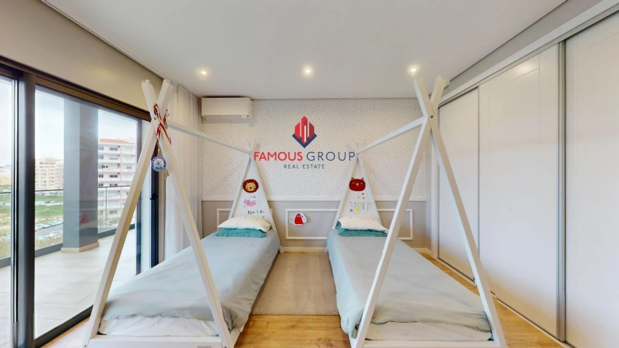 Apartamento T5 para Venda em Portimão Foto 17