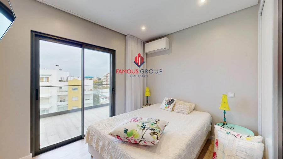Apartamento T5 para Venda em Portimão Foto 23
