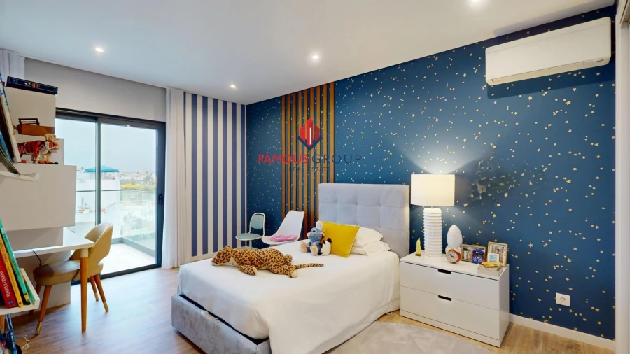 Apartamento T5 para Venda em Portimão Foto 36