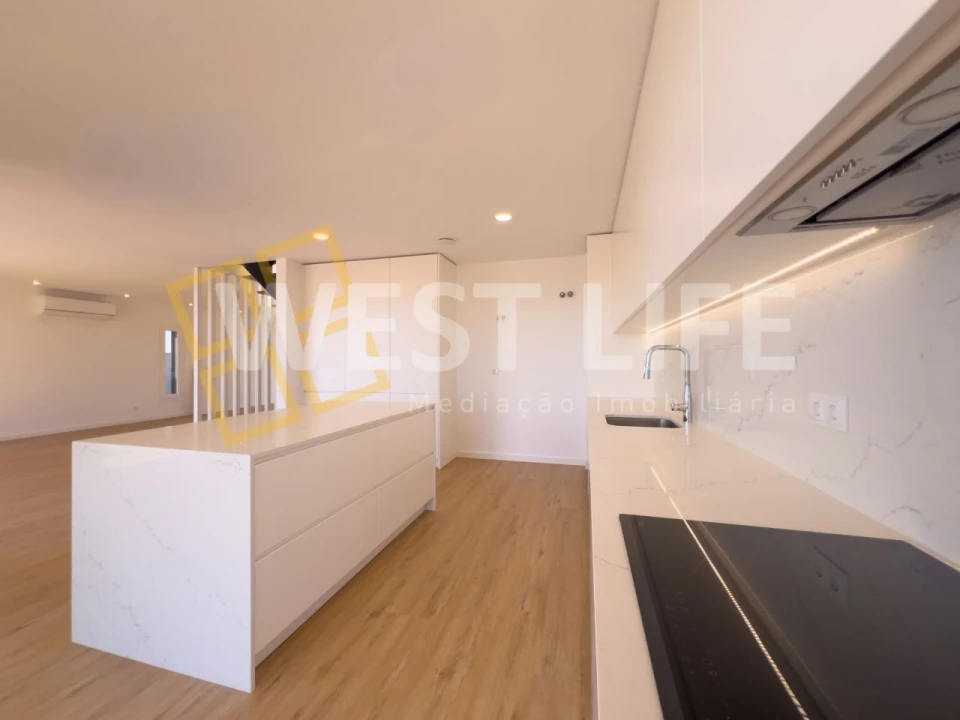 Moradia T4 para Venda em São Pedro da Cadeira Foto 16