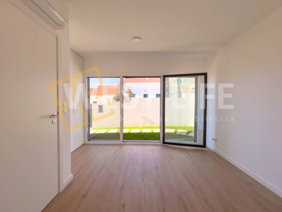 Moradia T4 para Venda em São Pedro da Cadeira Foto 19