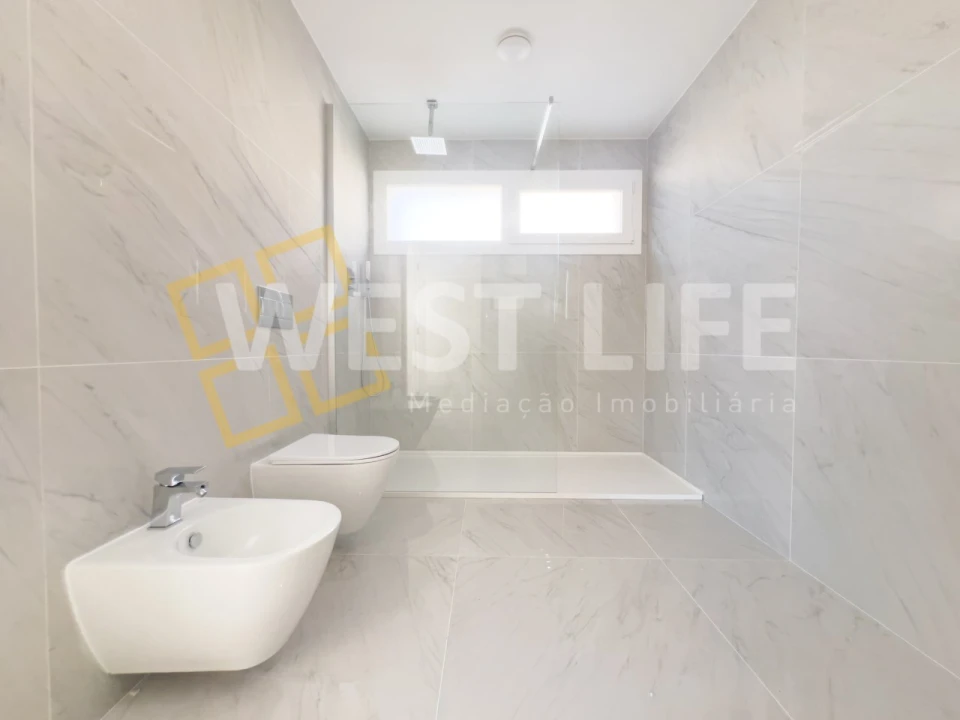 Moradia T4 para Venda em São Pedro da Cadeira Foto 22