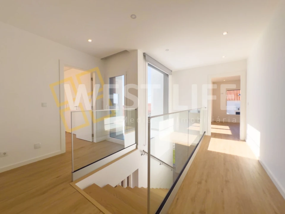 Moradia T4 para Venda em São Pedro da Cadeira Foto 23