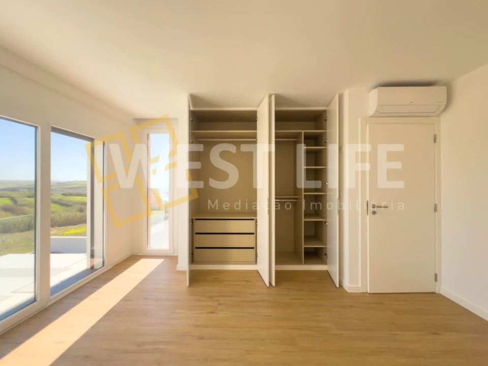 Moradia T4 para Venda em São Pedro da Cadeira Foto 25