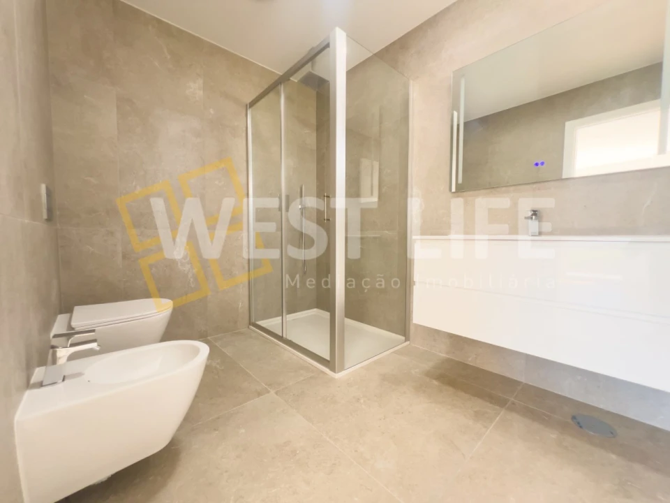 Moradia T4 para Venda em São Pedro da Cadeira Foto 28