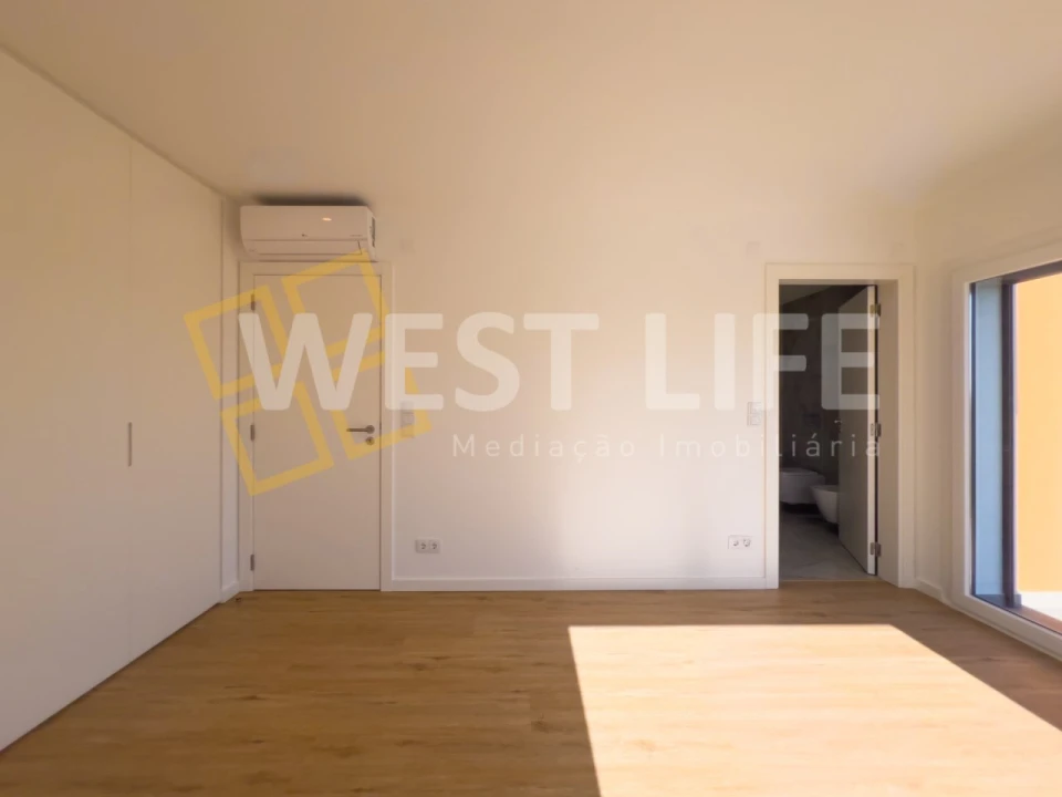 Moradia T4 para Venda em São Pedro da Cadeira Foto 31