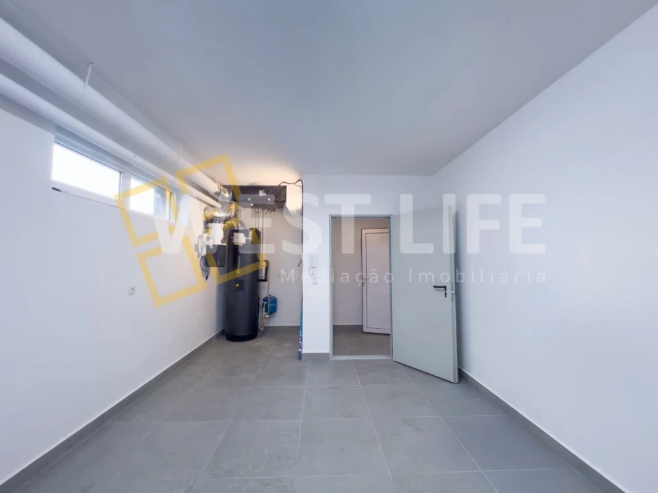 Moradia T4 para Venda em São Pedro da Cadeira Foto 44