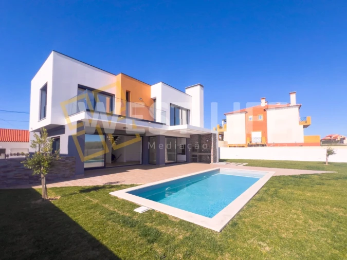 Moradia T4 para Venda em São Pedro da Cadeira Foto 3