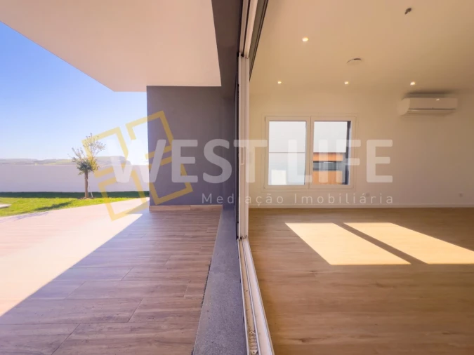 Moradia T4 para Venda em São Pedro da Cadeira Foto 10