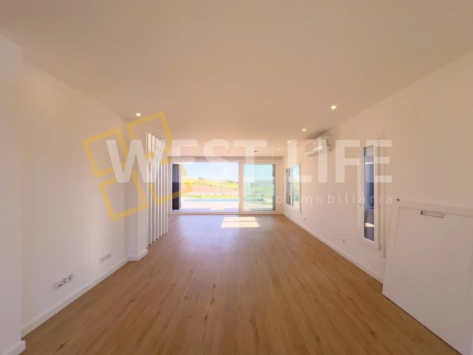 Moradia T4 para Venda em São Pedro da Cadeira Foto 12