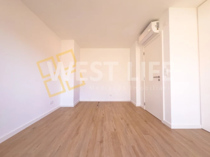 Moradia T4 para Venda em São Pedro da Cadeira Foto 20