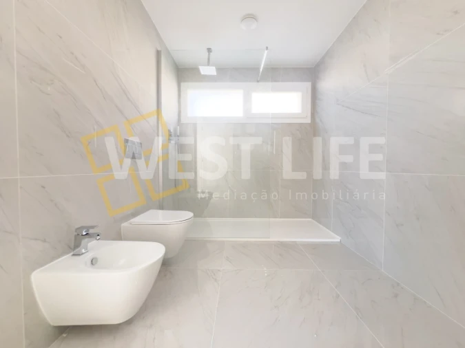 Moradia T4 para Venda em São Pedro da Cadeira Foto 22