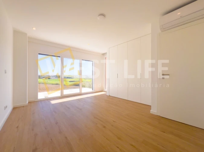 Moradia T4 para Venda em São Pedro da Cadeira Foto 24