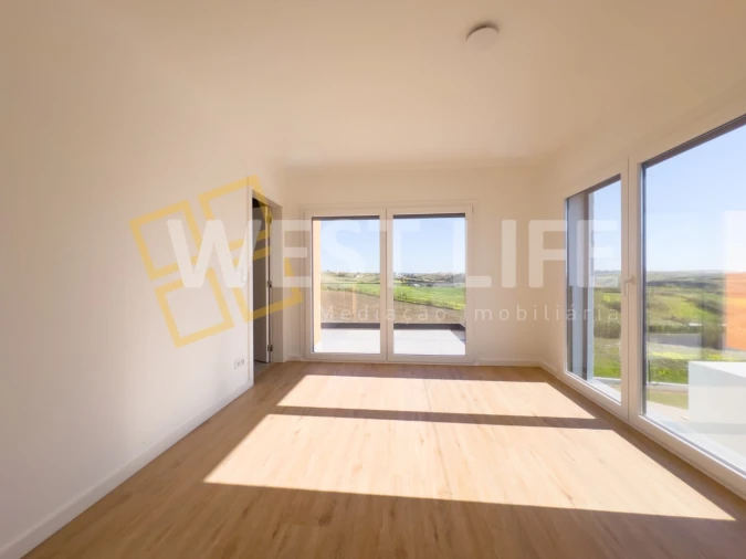 Moradia T4 para Venda em São Pedro da Cadeira Foto 29