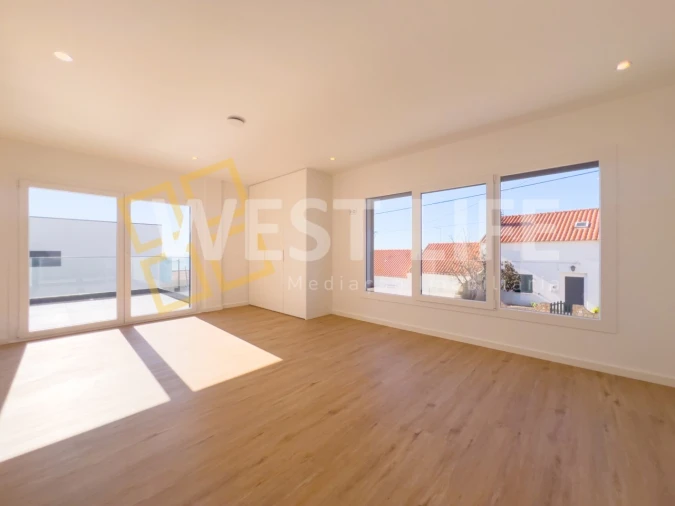 Moradia T4 para Venda em São Pedro da Cadeira Foto 36