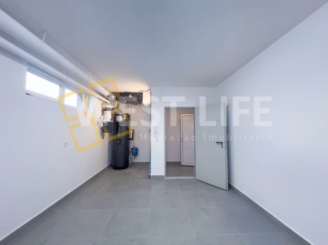 Moradia T4 para Venda em São Pedro da Cadeira Foto 44