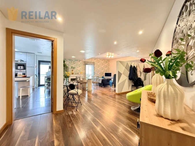 Apartamento T3 para Venda em Santa Iria de Azoia, São João da Talha e Bobadela Foto 1