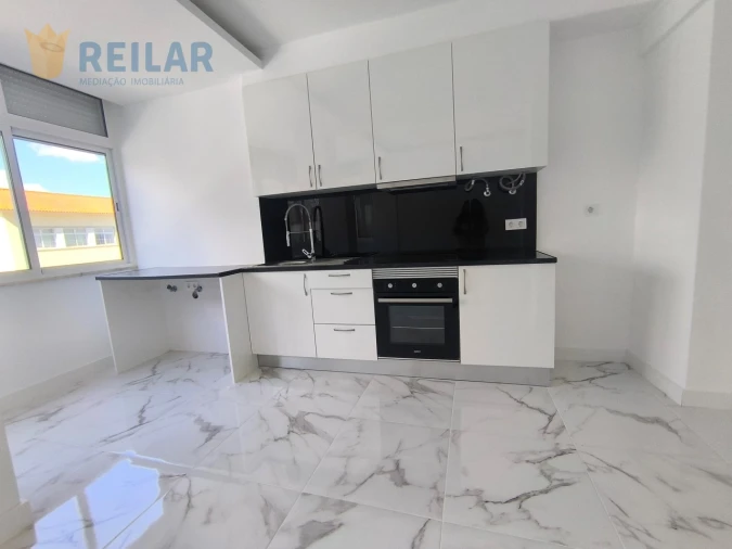 Apartamento T1 para Arrendamento em Alverca do Ribatejo e Sobralinho Foto 2
