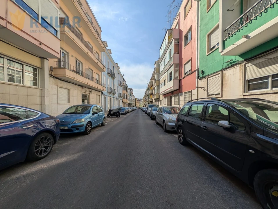 Apartamento T2 para Arrendamento em Benfica Foto 17