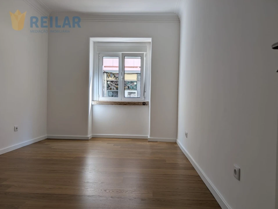 Apartamento T2 para Arrendamento em Benfica Foto 7