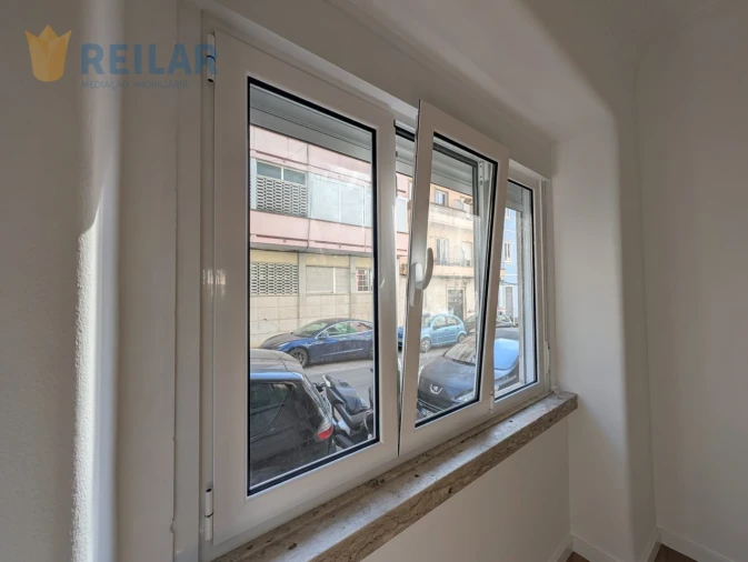 Apartamento T2 para Arrendamento em Benfica Foto 12