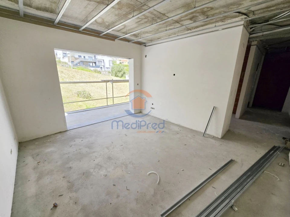 Moradia T4 para Venda em Pontinha e Famões Foto 1