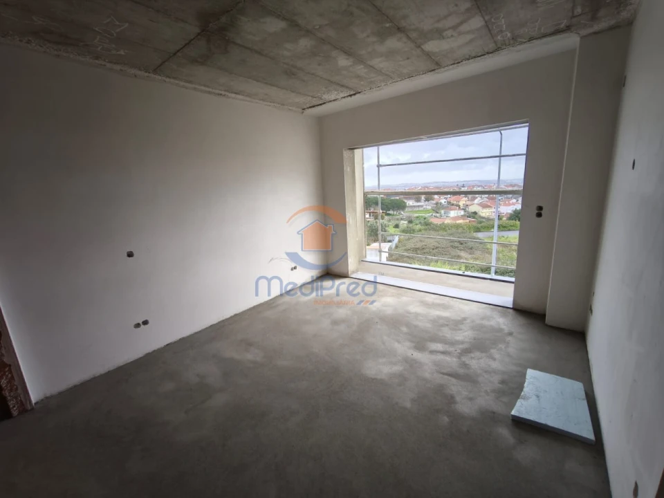 Moradia T4 para Venda em Pontinha e Famões Foto 4