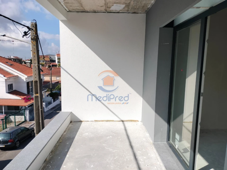 Moradia T4 para Venda em Pontinha e Famões Foto 16