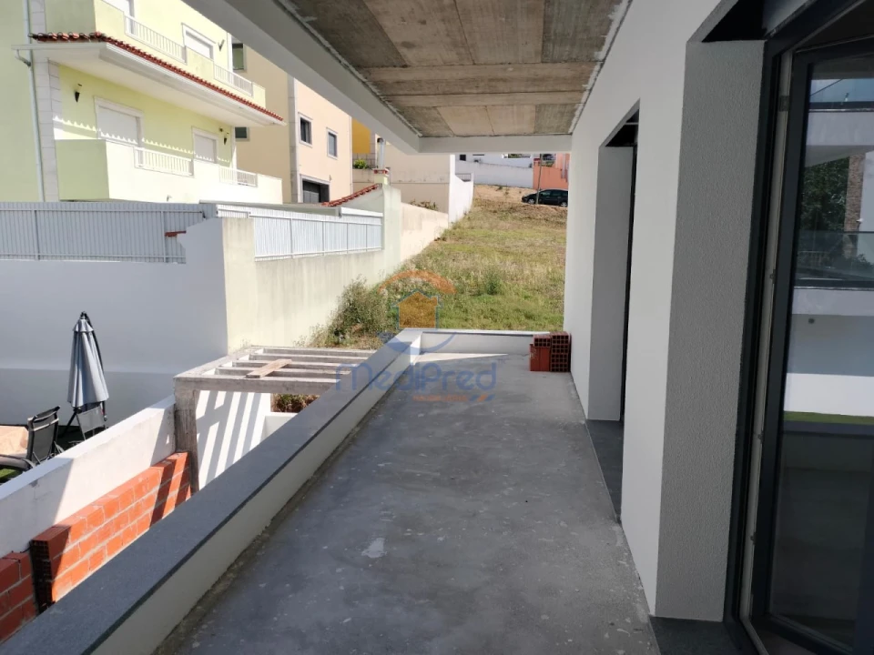 Moradia T4 para Venda em Pontinha e Famões Foto 25