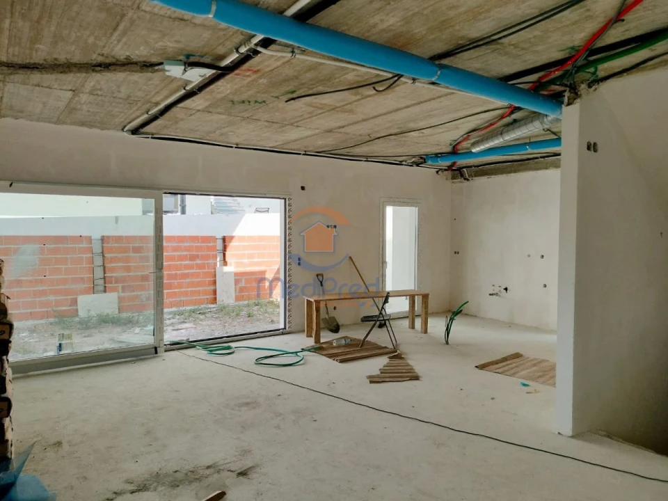 Moradia T4 para Venda em Pontinha e Famões Foto 1