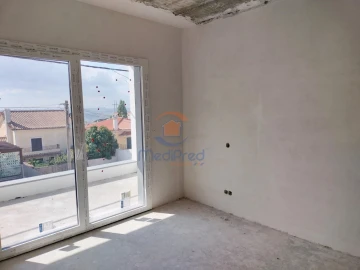 Moradia T4 para Venda em Pontinha e Famões