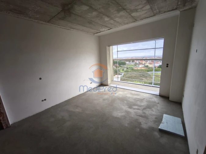 Moradia T4 para Venda em Pontinha e Famões Foto 4