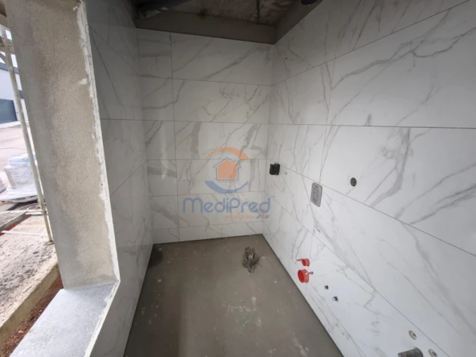 Moradia T4 para Venda em Pontinha e Famões Foto 7