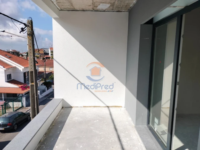 Moradia T4 para Venda em Pontinha e Famões Foto 16