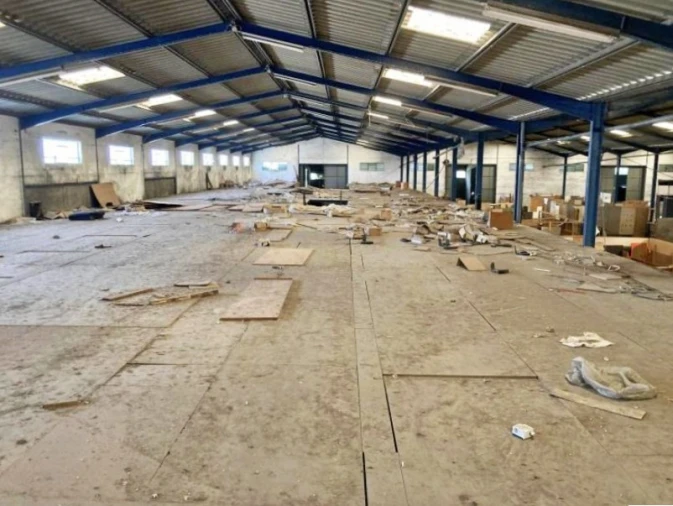 Armazém para Venda em Queluz e Belas Foto 9