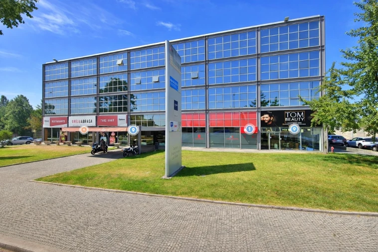 Escritório para Arrendamento em Moreira