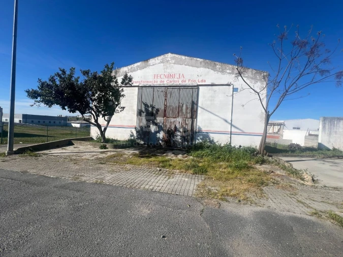 Armazém para Venda em Beja (Salvador e Santa Maria da Feira)