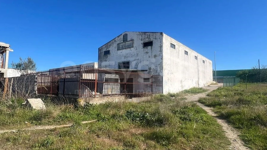 Armazém para Venda em Beja (Salvador e Santa Maria da Feira)
